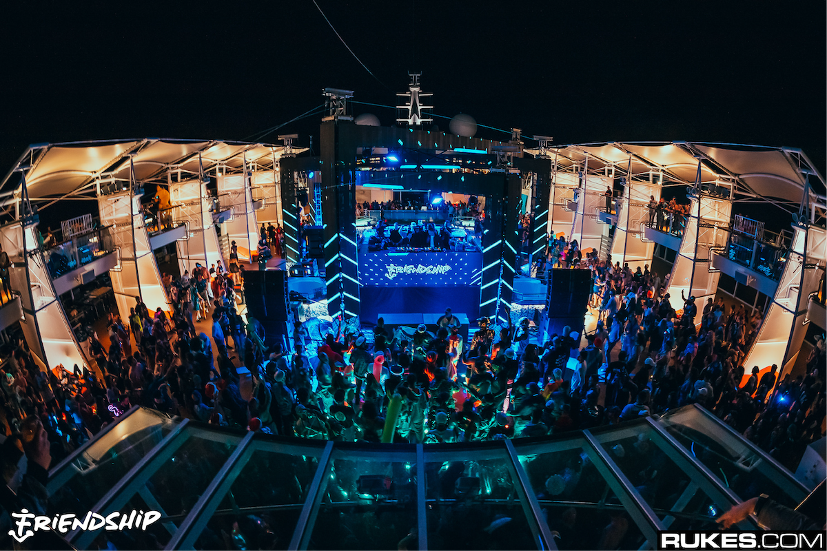  The DJs provided top music!